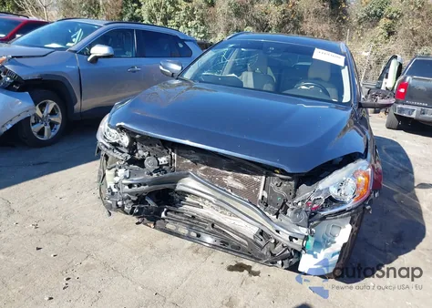 2015 Volvo Xc60 T6 из США, поврежденный, VIN YV4902RKXF2633865